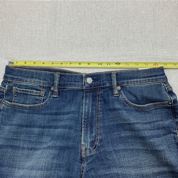 Lucky Brand Men's 363 Straight Fit Coolmax Temperature-Regulating Jeans 32x30 - Picture 4 of 11